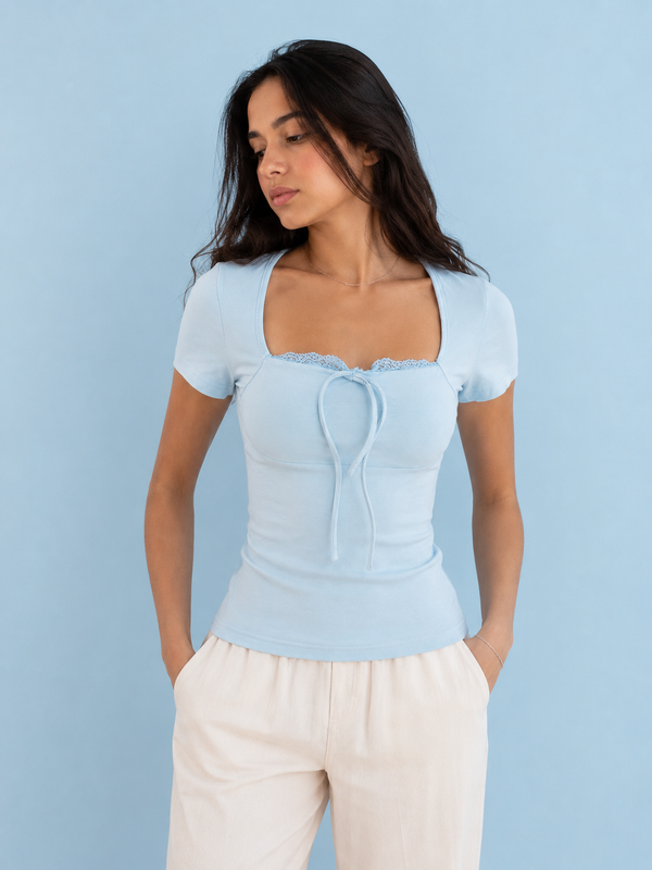 LACE SHORT SLEEVE TOP